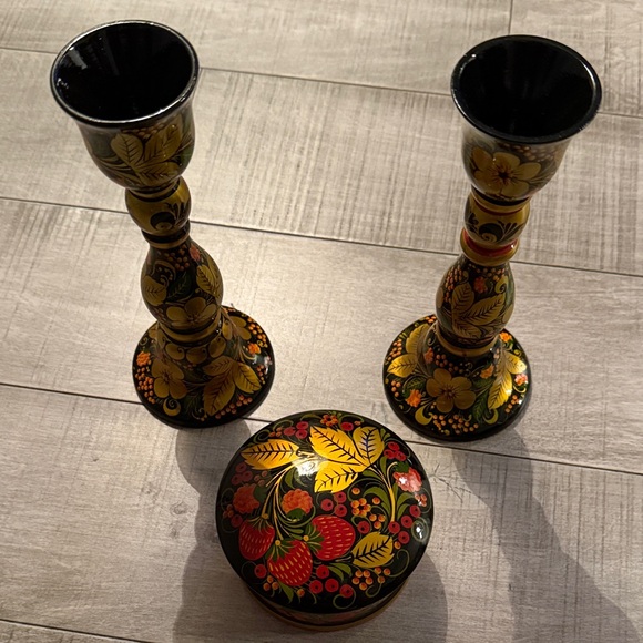 Russian Khokhloma wooden candlestick holders and trinket box set - Picture 4 of 8